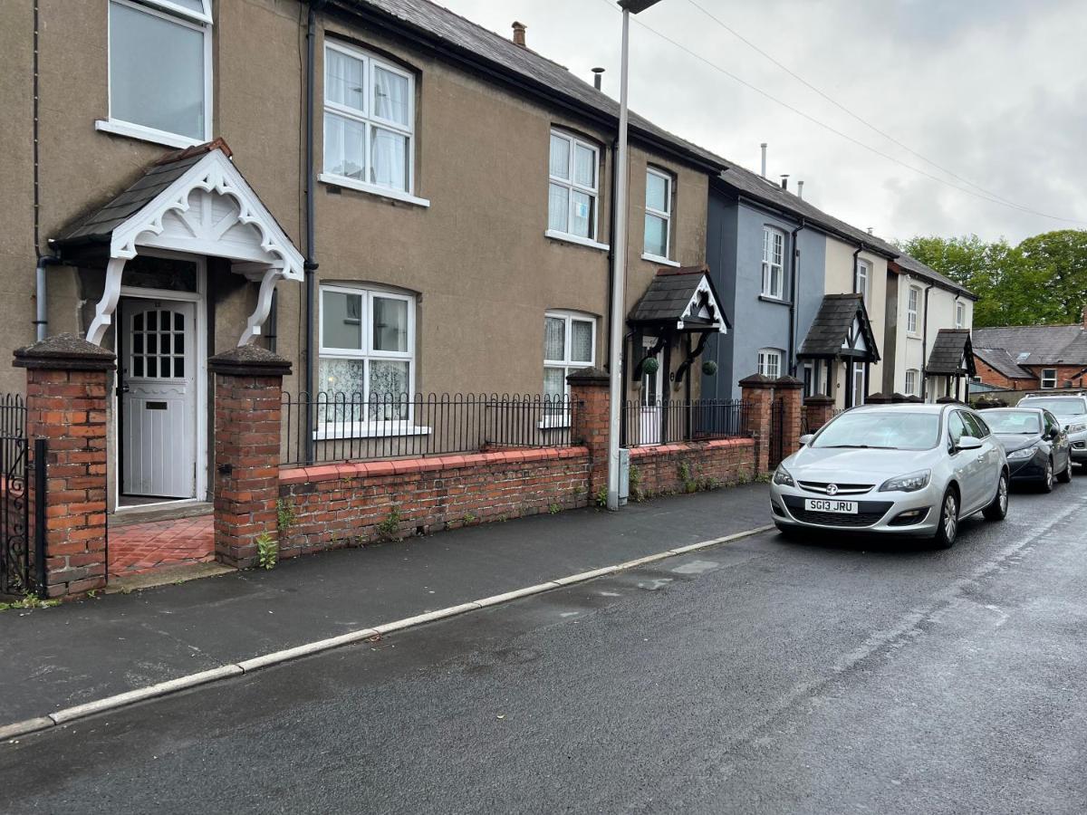 Brecon Town 3 Bedroom House Sleeps 6 Central Location Экстерьер фото