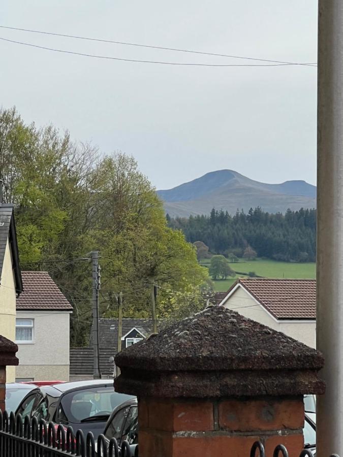 Brecon Town 3 Bedroom House Sleeps 6 Central Location Экстерьер фото