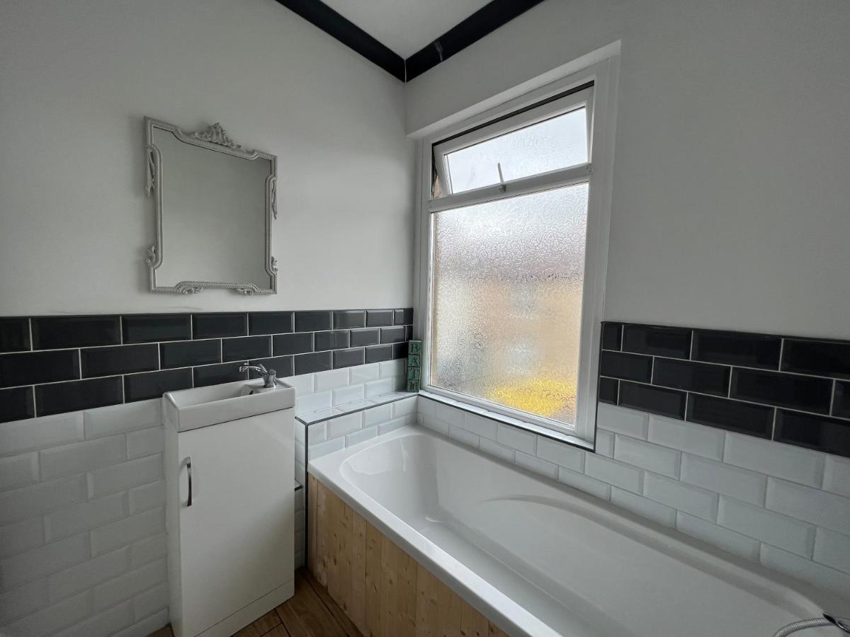 Brecon Town 3 Bedroom House Sleeps 6 Central Location Экстерьер фото